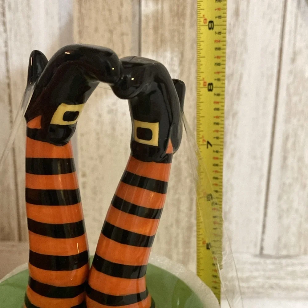 Potter’s Studio Witch’s Feet Teapot